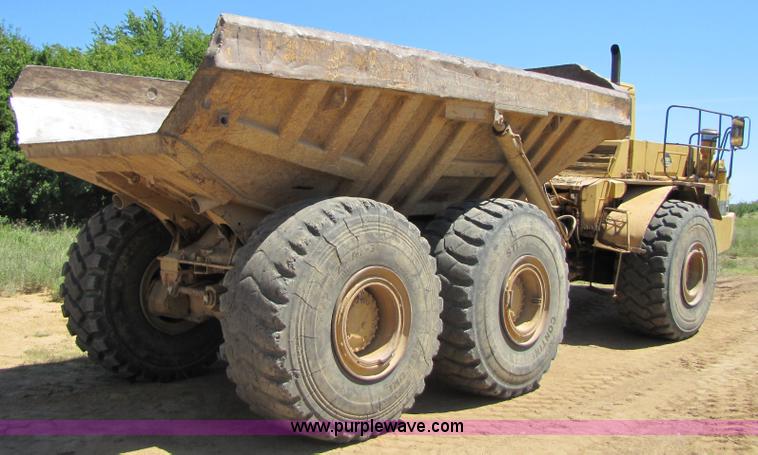 image for item 3056 1991 Caterpillar D400D 6x6 dump truck