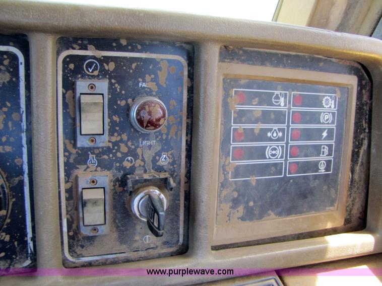 image for item 3056 1991 Caterpillar D400D 6x6 dump truck