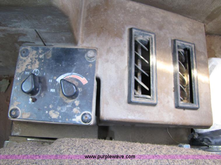 image for item 3056 1991 Caterpillar D400D 6x6 dump truck