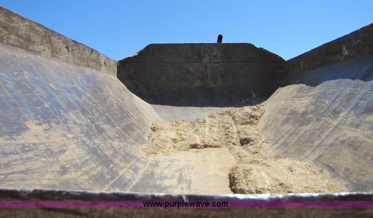 image for item 3056 1991 Caterpillar D400D 6x6 dump truck