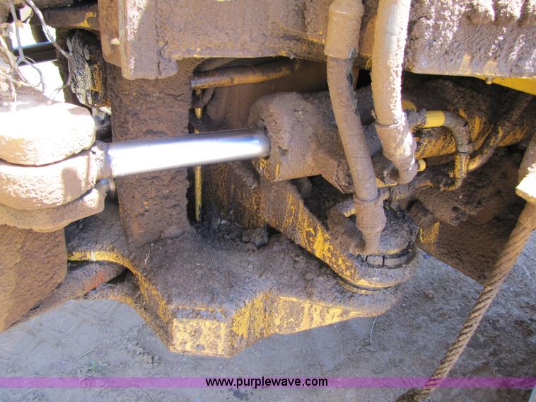 image for item 3056 1991 Caterpillar D400D 6x6 dump truck