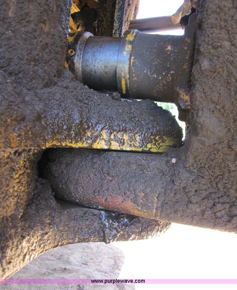 image for item 3056 1991 Caterpillar D400D 6x6 dump truck