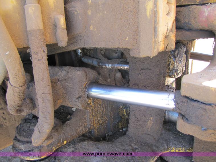 image for item 3056 1991 Caterpillar D400D 6x6 dump truck