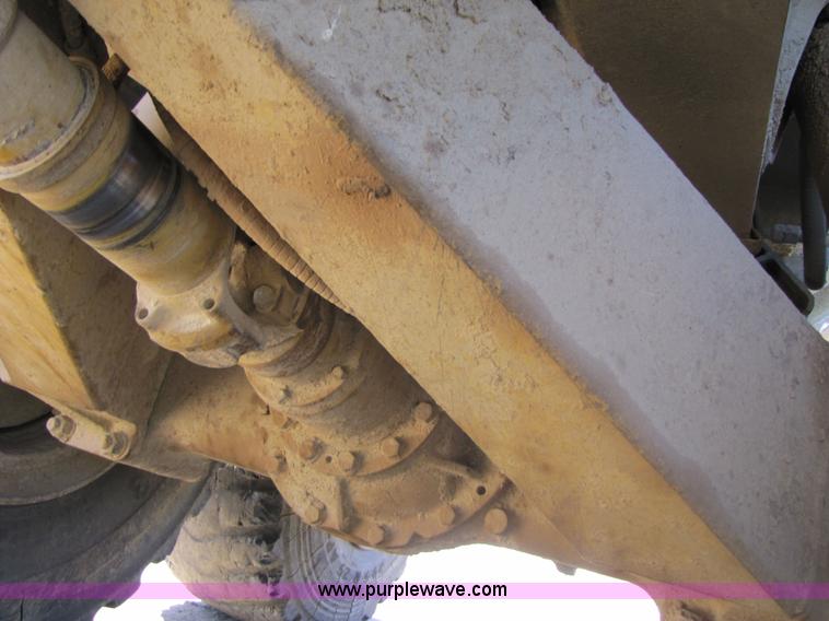 image for item 3056 1991 Caterpillar D400D 6x6 dump truck