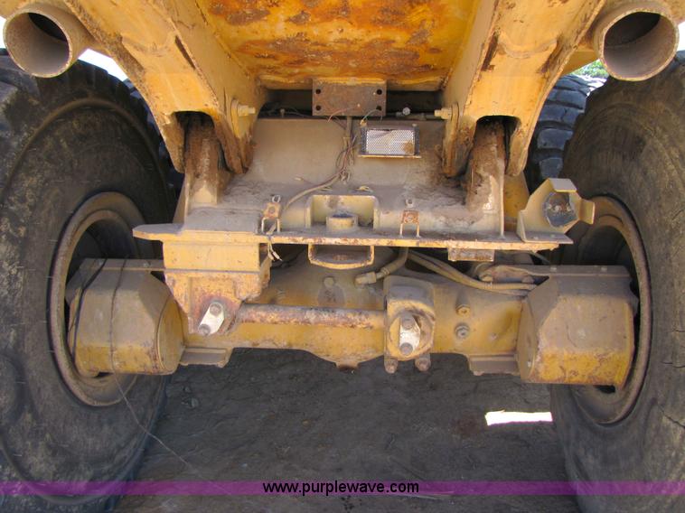 image for item 3056 1991 Caterpillar D400D 6x6 dump truck