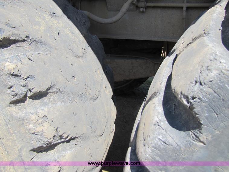 image for item 3056 1991 Caterpillar D400D 6x6 dump truck