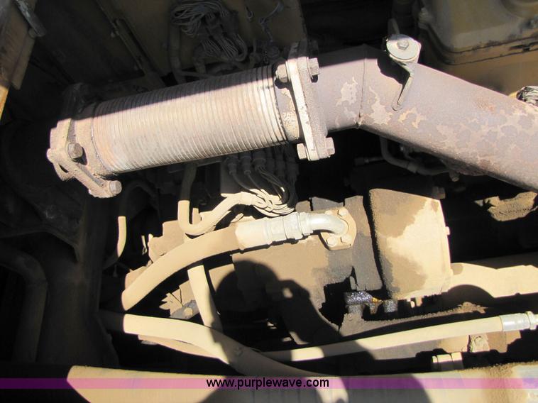 image for item 3056 1991 Caterpillar D400D 6x6 dump truck