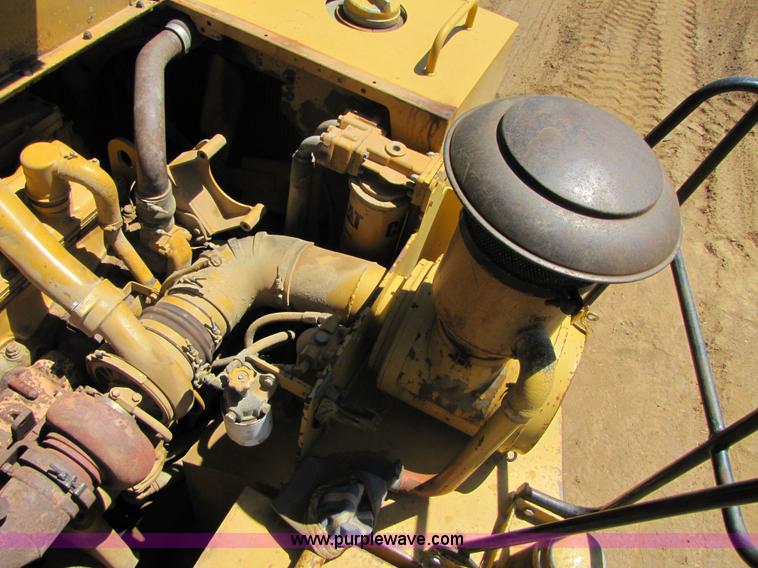 image for item 3056 1991 Caterpillar D400D 6x6 dump truck