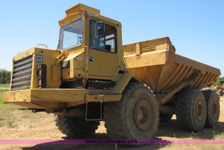 image for item 3057 1991 Caterpillar D400 6x6 dump truck