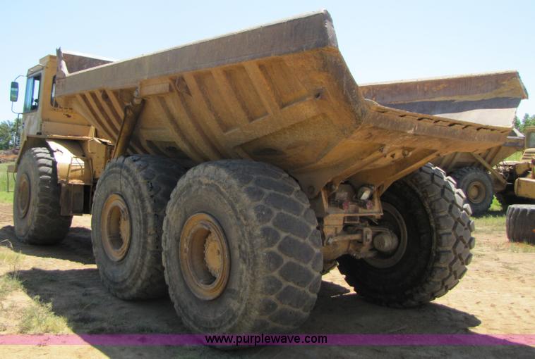 image for item 3057 1991 Caterpillar D400 6x6 dump truck
