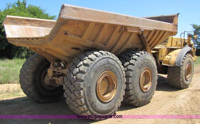 image for item 3057 1991 Caterpillar D400 6x6 dump truck