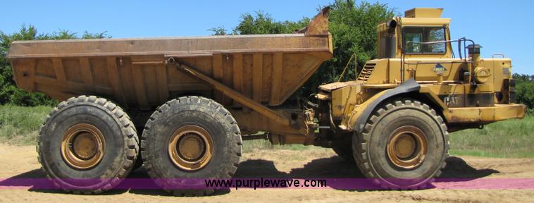 image for item 3057 1991 Caterpillar D400 6x6 dump truck