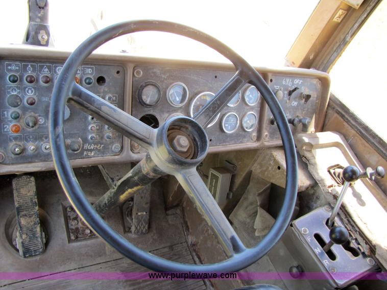 image for item 3057 1991 Caterpillar D400 6x6 dump truck