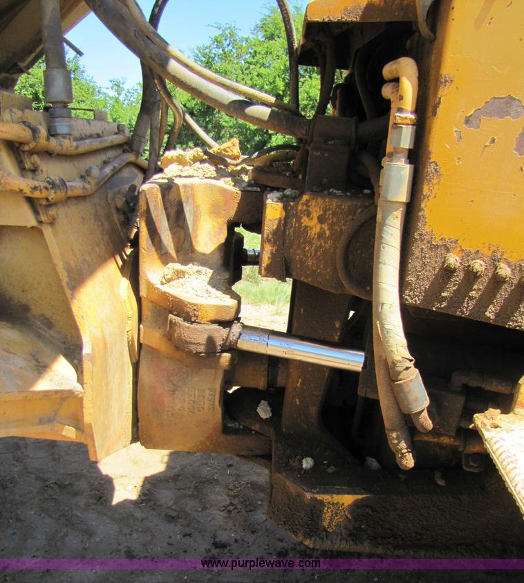 image for item 3057 1991 Caterpillar D400 6x6 dump truck