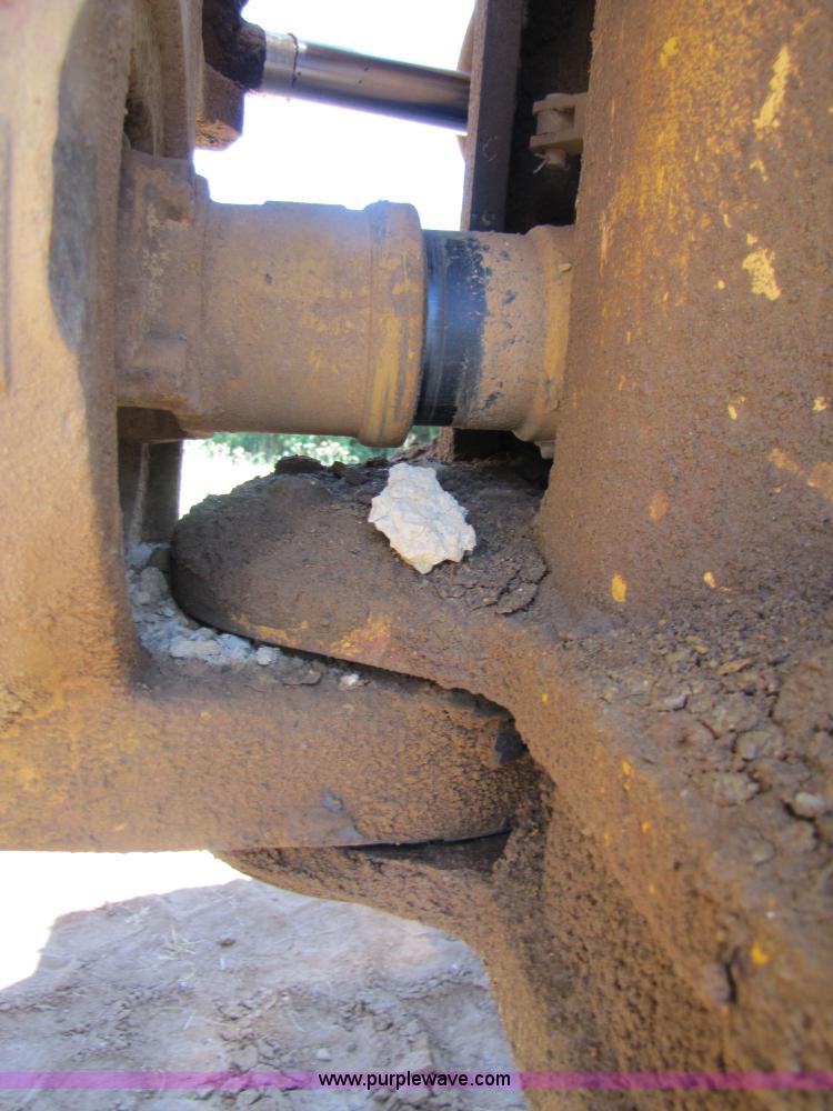 image for item 3057 1991 Caterpillar D400 6x6 dump truck