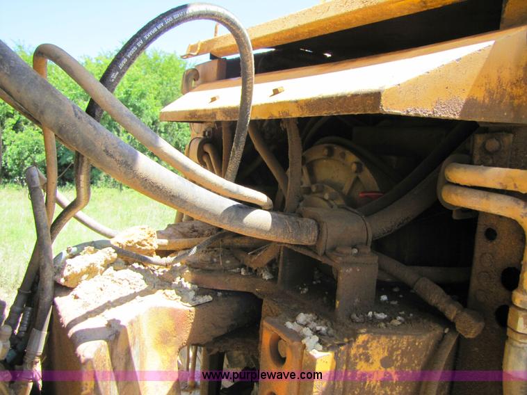 image for item 3057 1991 Caterpillar D400 6x6 dump truck