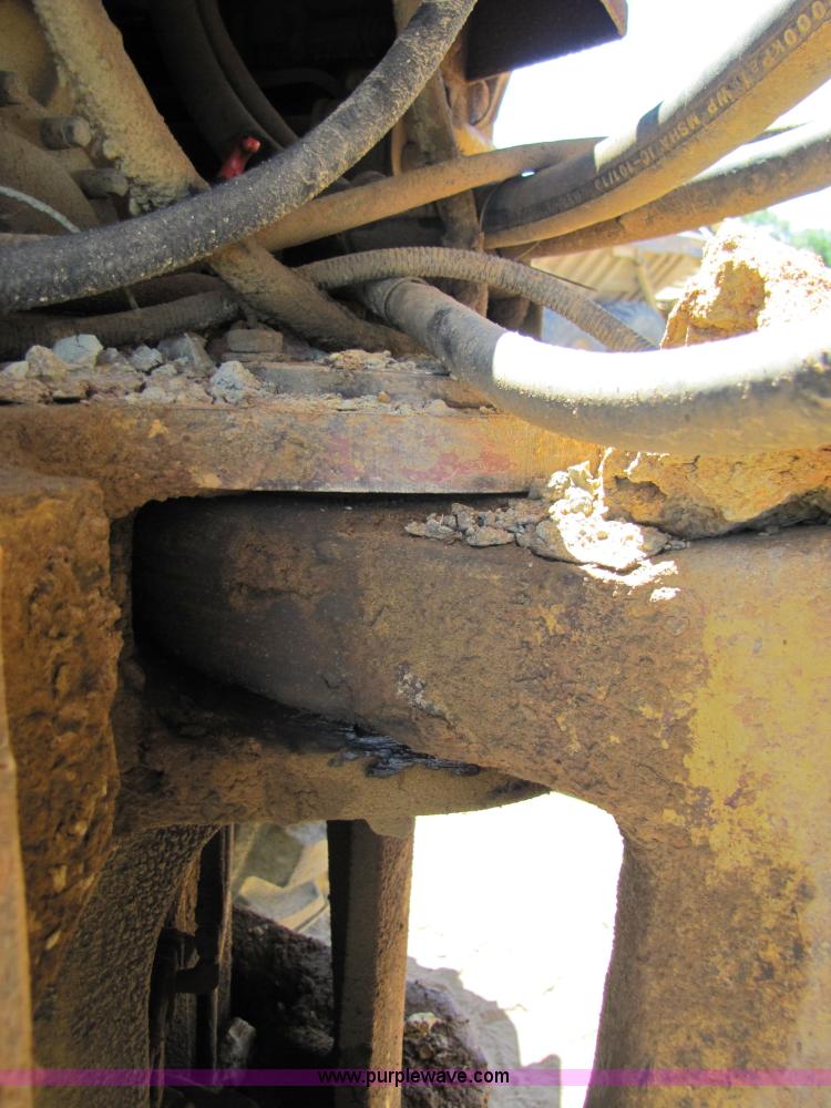 image for item 3057 1991 Caterpillar D400 6x6 dump truck