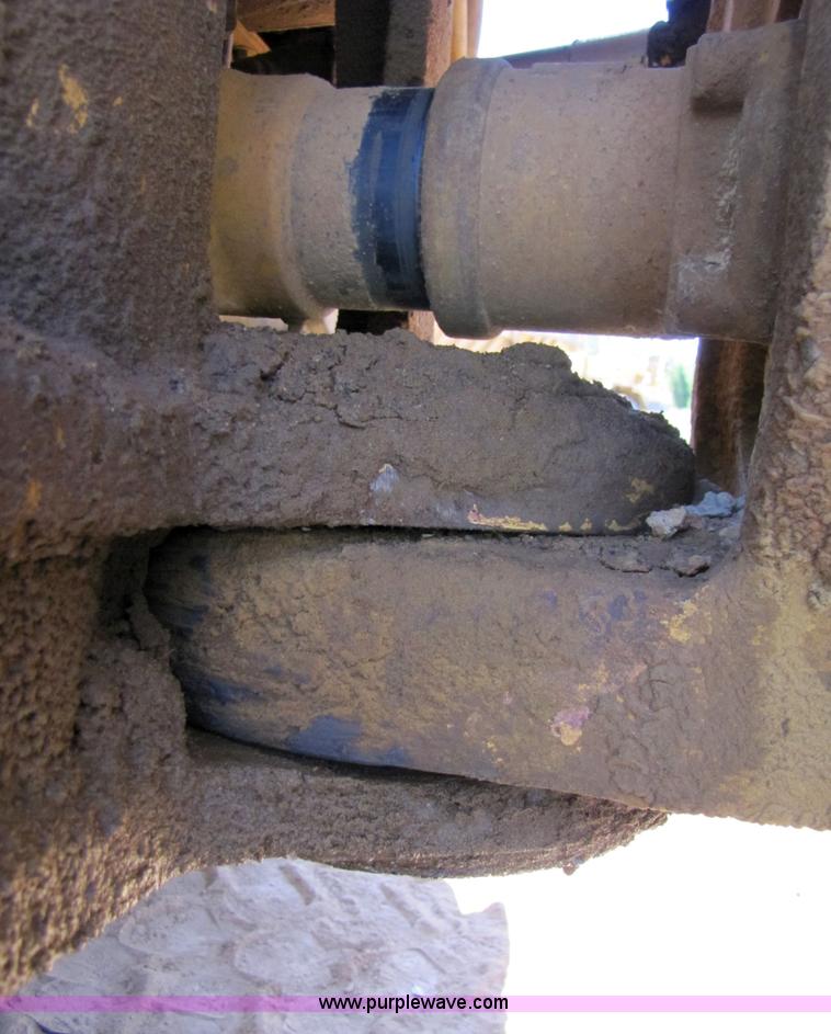 image for item 3057 1991 Caterpillar D400 6x6 dump truck