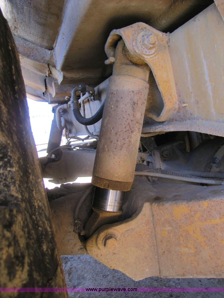 image for item 3057 1991 Caterpillar D400 6x6 dump truck