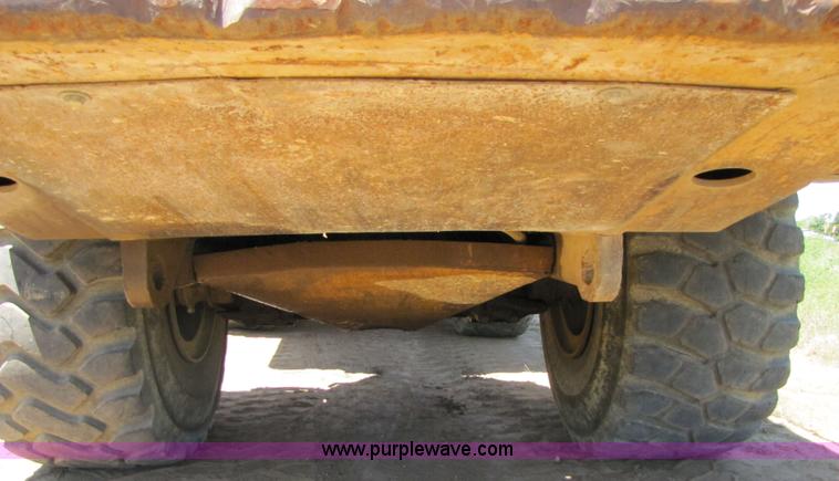 image for item 3057 1991 Caterpillar D400 6x6 dump truck