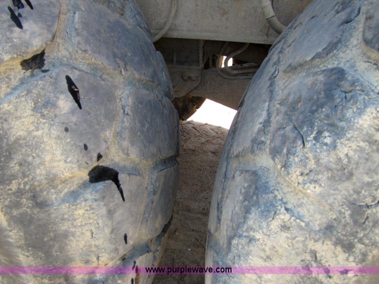 image for item 3057 1991 Caterpillar D400 6x6 dump truck