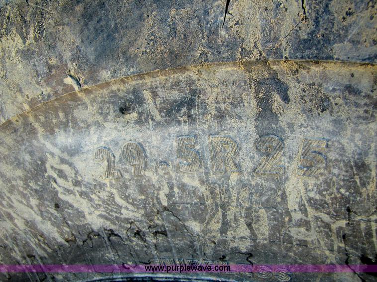 image for item 3057 1991 Caterpillar D400 6x6 dump truck