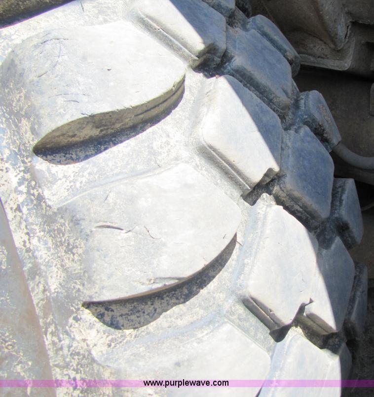 image for item 3057 1991 Caterpillar D400 6x6 dump truck