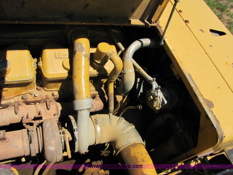 image for item 3057 1991 Caterpillar D400 6x6 dump truck