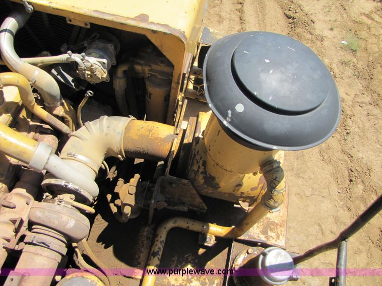 image for item 3057 1991 Caterpillar D400 6x6 dump truck