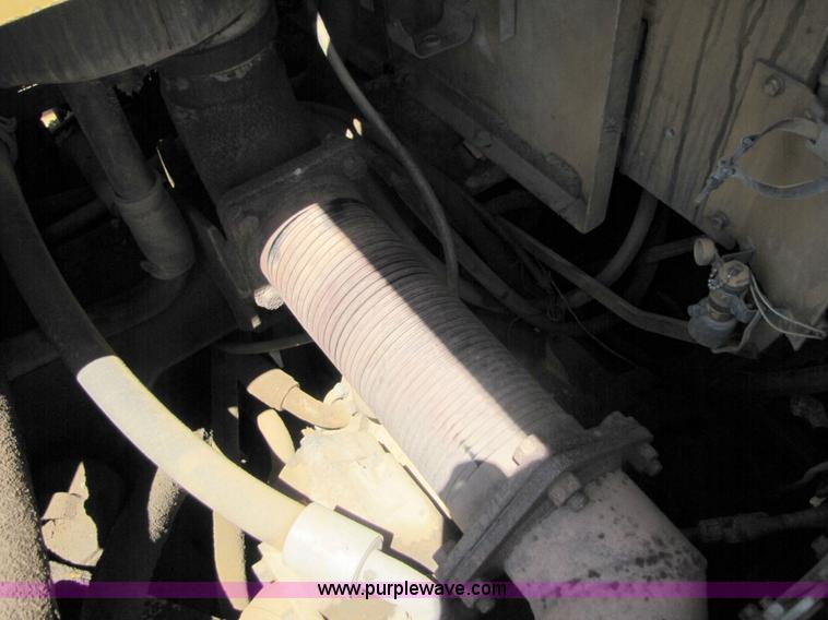 image for item 3057 1991 Caterpillar D400 6x6 dump truck