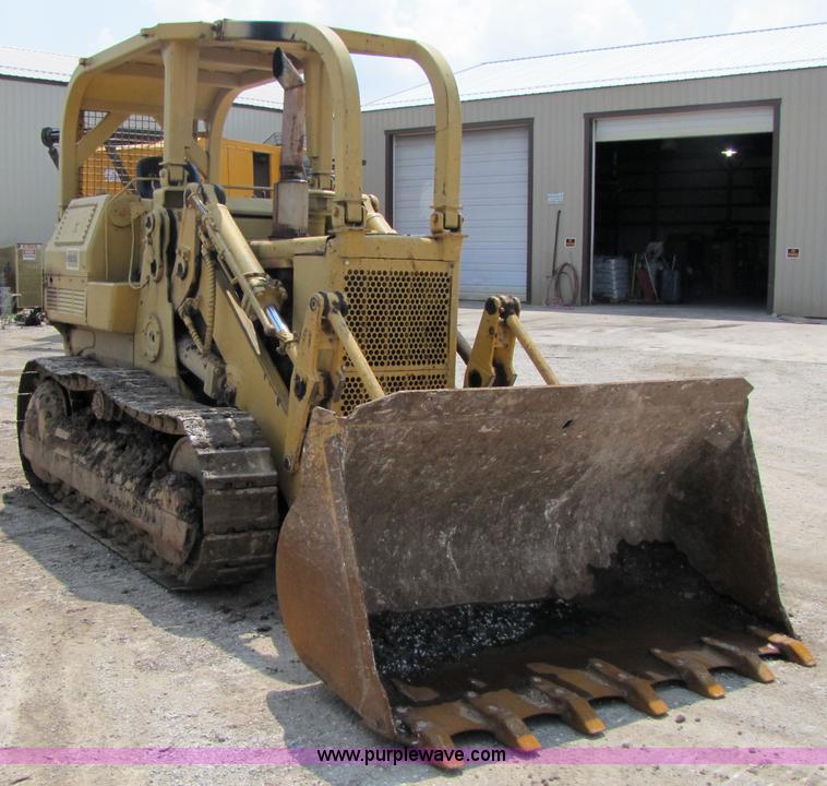 image for item 3060 1972 Caterpillar 955L track loader
