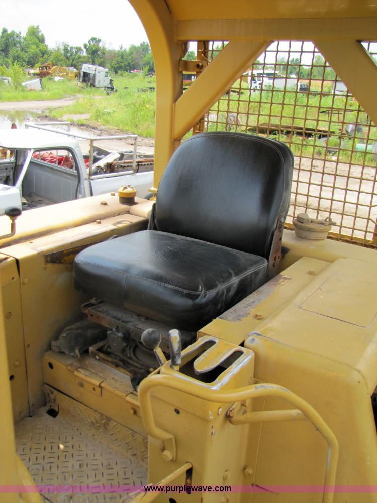 image for item 3060 1972 Caterpillar 955L track loader
