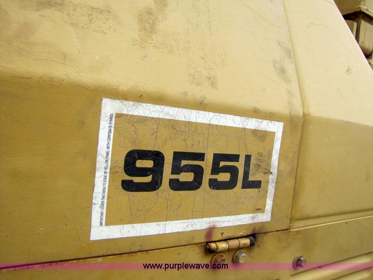 image for item 3060 1972 Caterpillar 955L track loader