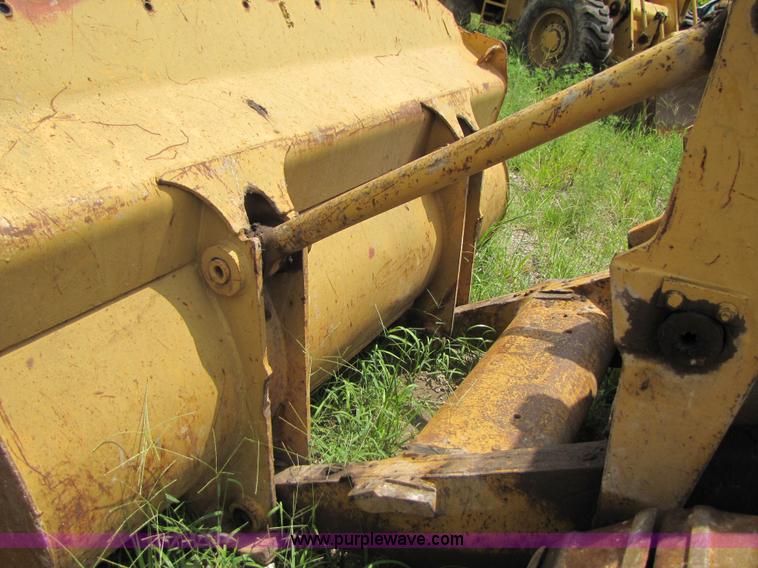 image for item 3060 1972 Caterpillar 955L track loader