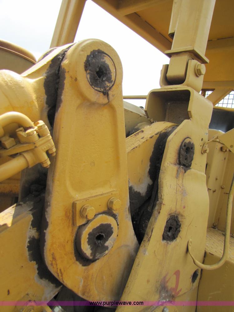 image for item 3060 1972 Caterpillar 955L track loader