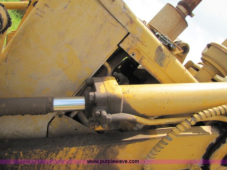 image for item 3060 1972 Caterpillar 955L track loader