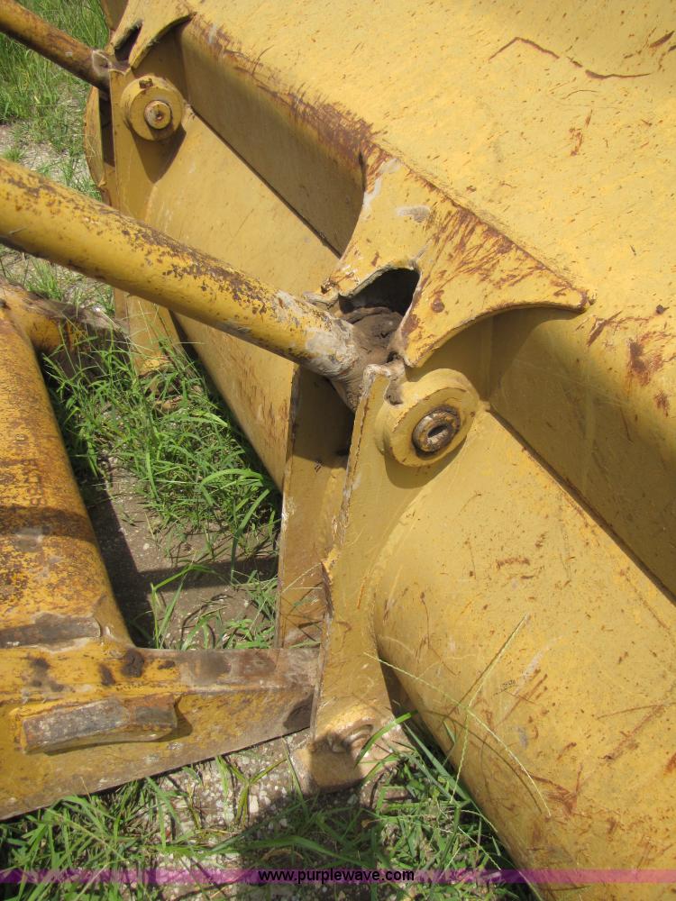 image for item 3060 1972 Caterpillar 955L track loader