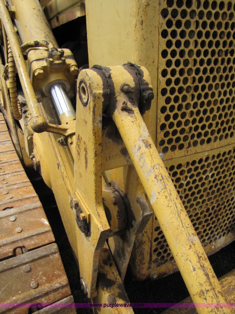image for item 3060 1972 Caterpillar 955L track loader