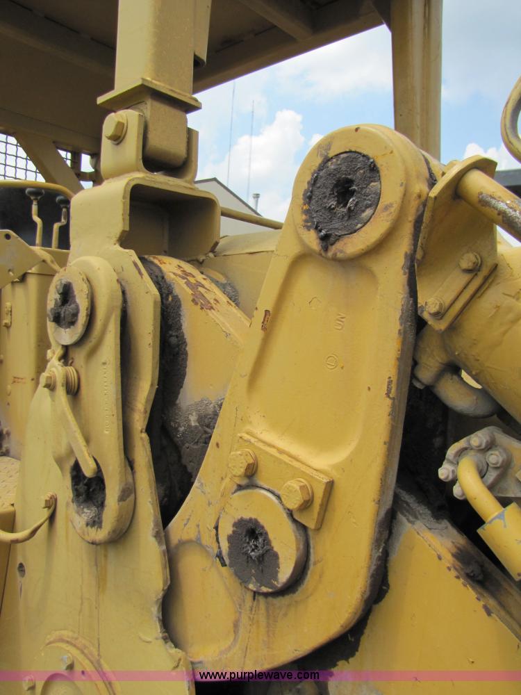 image for item 3060 1972 Caterpillar 955L track loader