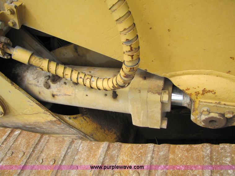 image for item 3060 1972 Caterpillar 955L track loader