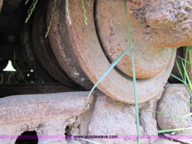 image for item 3060 1972 Caterpillar 955L track loader