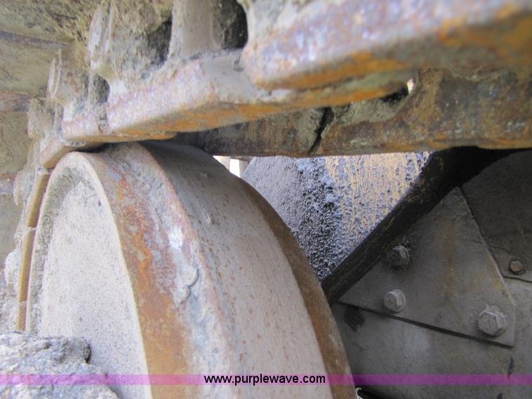 image for item 3060 1972 Caterpillar 955L track loader