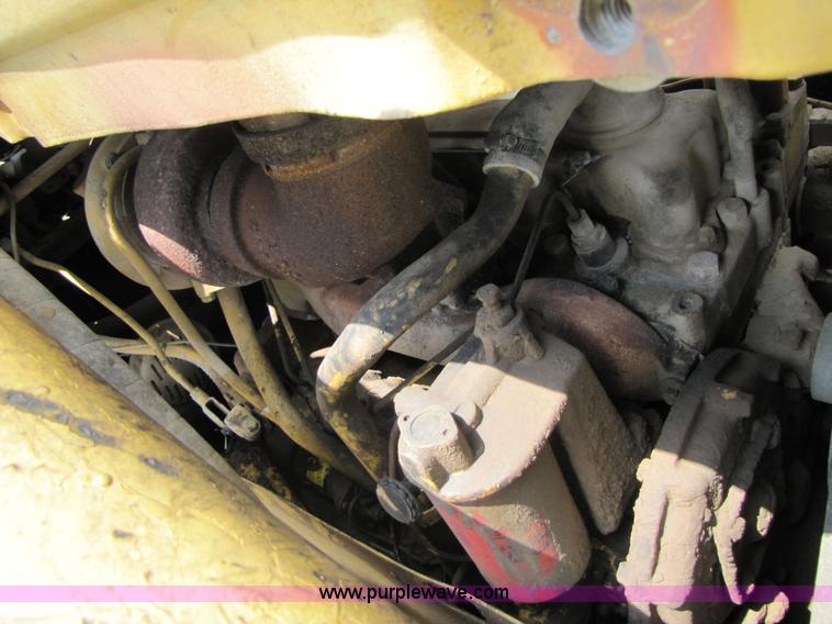 image for item 3060 1972 Caterpillar 955L track loader