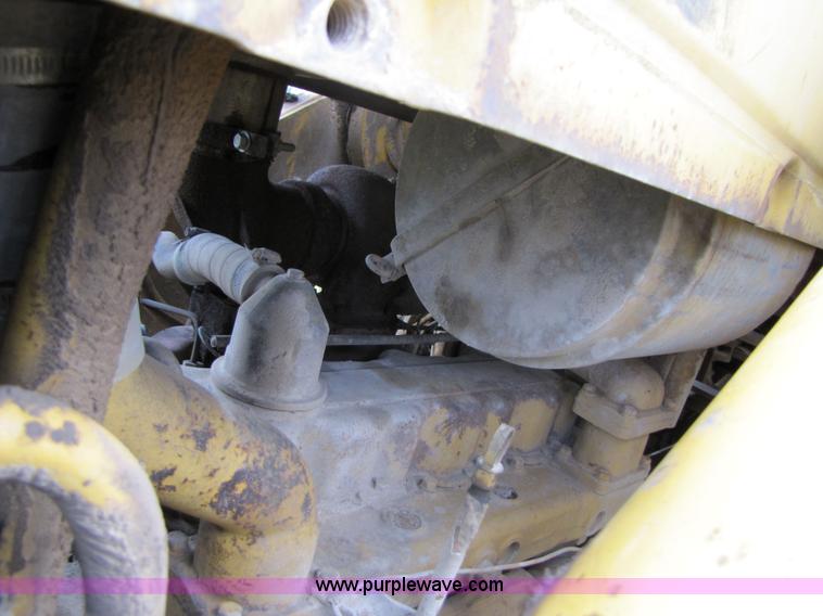 image for item 3060 1972 Caterpillar 955L track loader