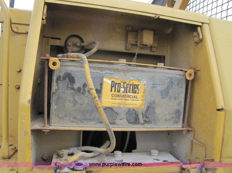 image for item 3060 1972 Caterpillar 955L track loader