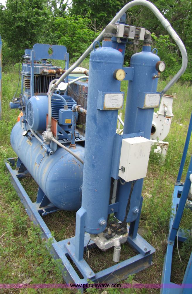 image for item 3062 Industrial air compressor on skid