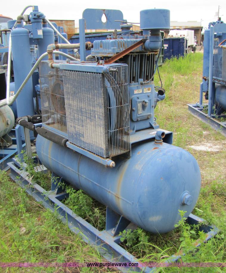 image for item 3062 Industrial air compressor on skid