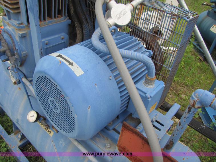 image for item 3062 Industrial air compressor on skid