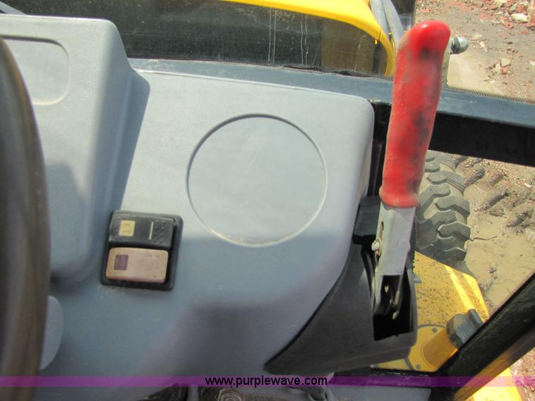 image for item 3064 JCB 214E backhoe