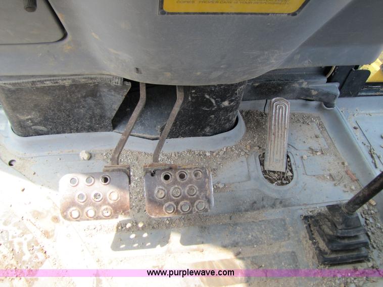 image for item 3064 JCB 214E backhoe